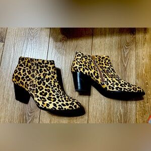 Vionic brand leopard/cheetah ankle boots